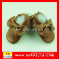 Shenzhen factory price popular in western lovely coffee cow real leather bow baby wool shoes